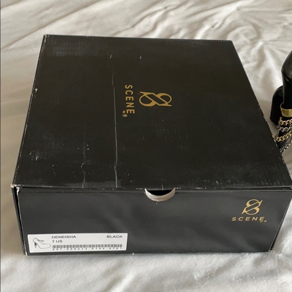 Chain detail Mary-Jane style pumps - Picture 6 of 6